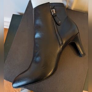 Bandolino Size 9M Black Heeled Booties
